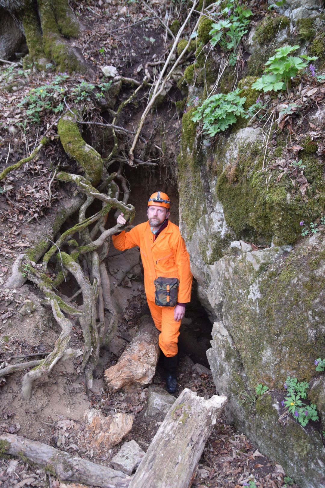 Vchod do Málčiny jeskyně. Foto: Pavel Chalouský 2022.